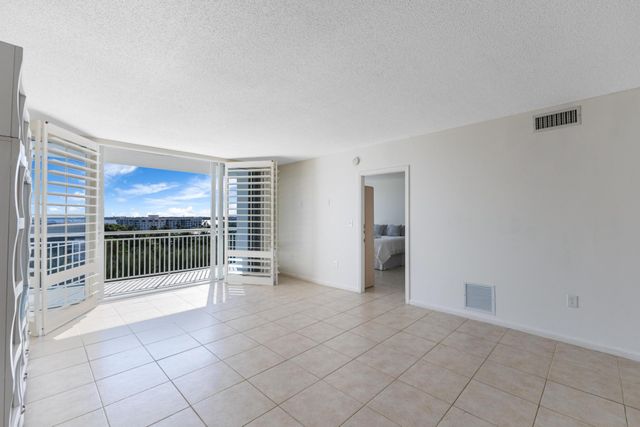 2780 S Ocean Boulevard 707, Palm Beach, FL 33480