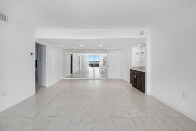 2780 S Ocean Boulevard 707, Palm Beach, FL 33480