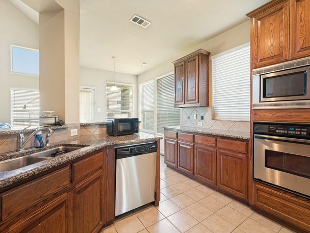 5160 Finnhorse Drive, Grand Prairie, TX 75052