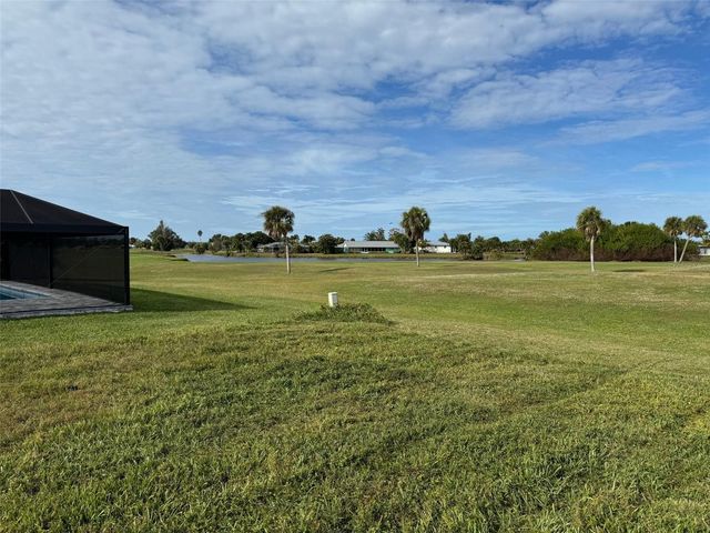 48 OAKLAND HILLS COURT, Rotonda West, FL 33947