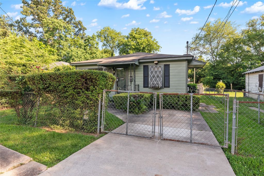 109 W 85th Street, Shreveport, LA 71106