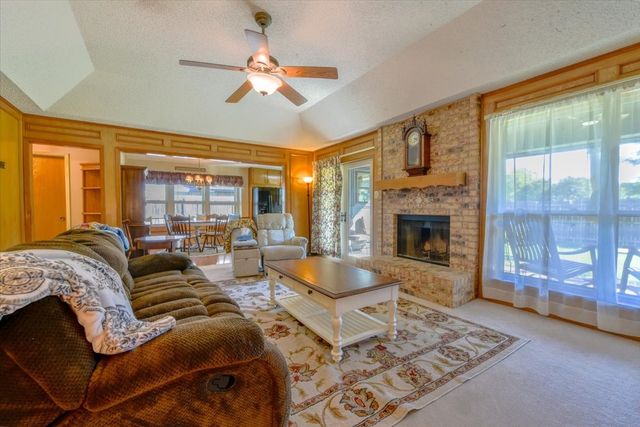 212 Cindy Street S, Keller, TX 76248
