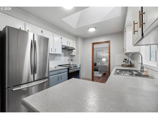 5508 Sw CAMERON Rd, Portland, OR 97221