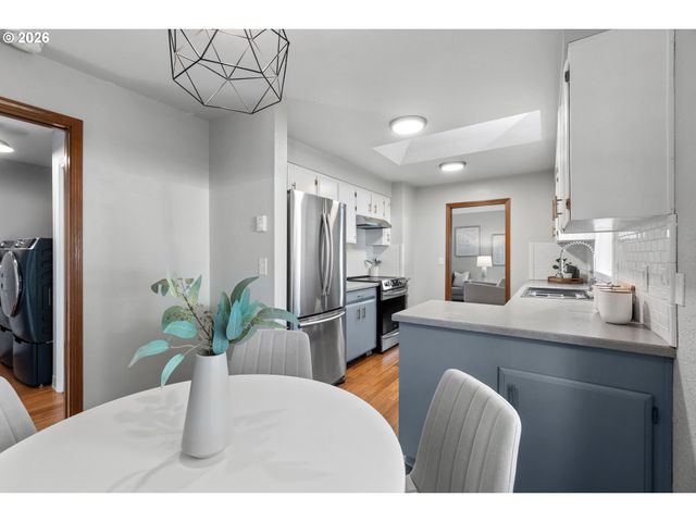 5508 Sw CAMERON Rd, Portland, OR 97221