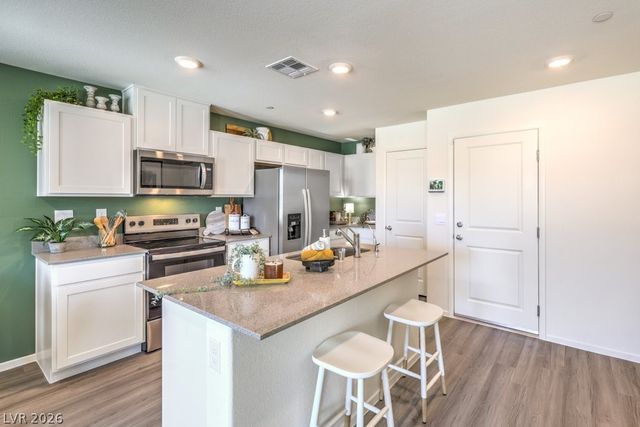 6075 Ginger Garden Street 13, North Las Vegas, NV 89081