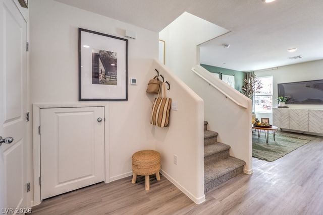 6075 Ginger Garden Street 13, North Las Vegas, NV 89081