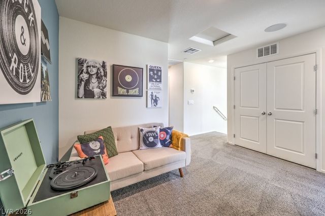 6075 Ginger Garden Street 13, North Las Vegas, NV 89081