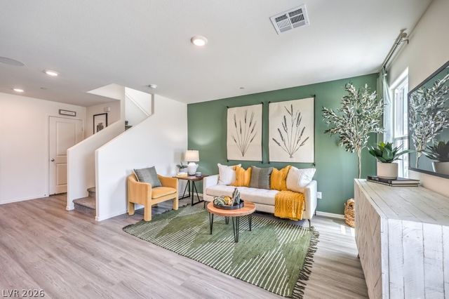 6075 Ginger Garden Street 13, North Las Vegas, NV 89081