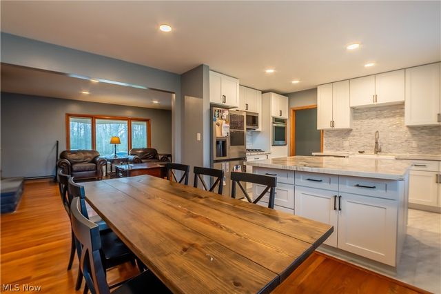 887 Delaware Avenue, Akron, OH 44303