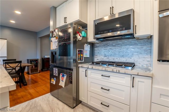 887 Delaware Avenue, Akron, OH 44303