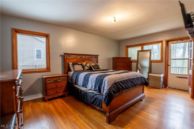 887 Delaware Avenue, Akron, OH 44303