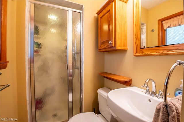 887 Delaware Avenue, Akron, OH 44303