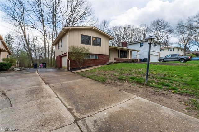 887 Delaware Avenue, Akron, OH 44303