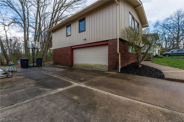 887 Delaware Avenue, Akron, OH 44303