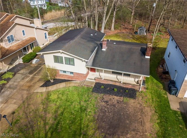 887 Delaware Avenue, Akron, OH 44303