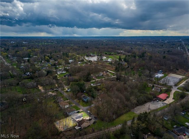 887 Delaware Avenue, Akron, OH 44303