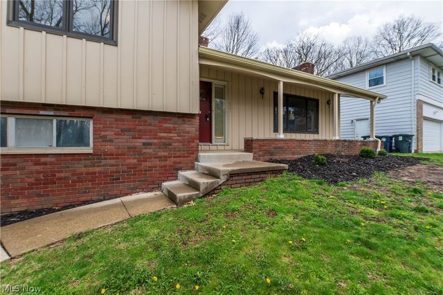 887 Delaware Avenue, Akron, OH 44303