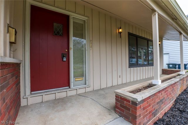 887 Delaware Avenue, Akron, OH 44303