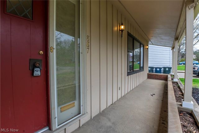 887 Delaware Avenue, Akron, OH 44303