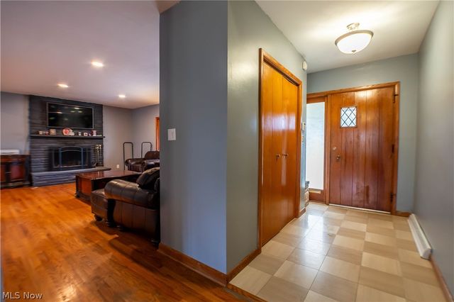 887 Delaware Avenue, Akron, OH 44303