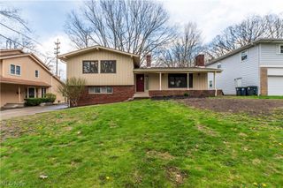 887 Delaware Avenue, Akron, OH 44303