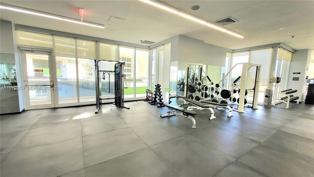 1850 S Ocean Dr 909, Hallandale Beach, FL 33009