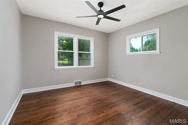 1375 S New Florissant Road, Florissant, MO 63031