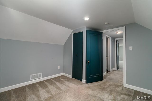 1375 S New Florissant Road, Florissant, MO 63031