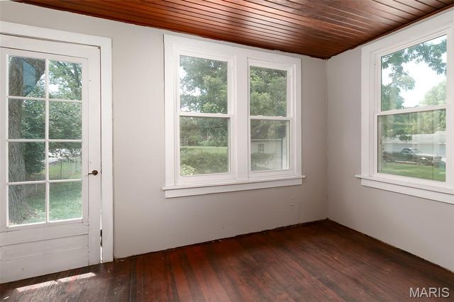 1375 S New Florissant Road, Florissant, MO 63031