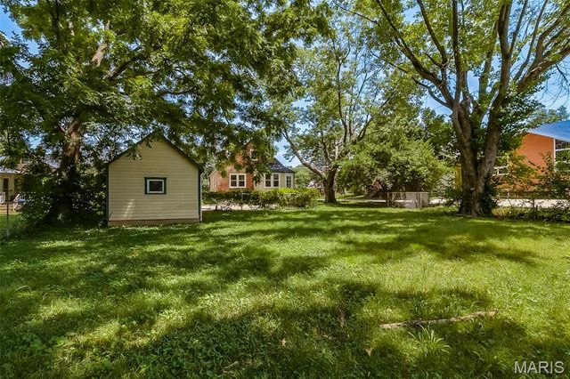 1375 S New Florissant Road, Florissant, MO 63031
