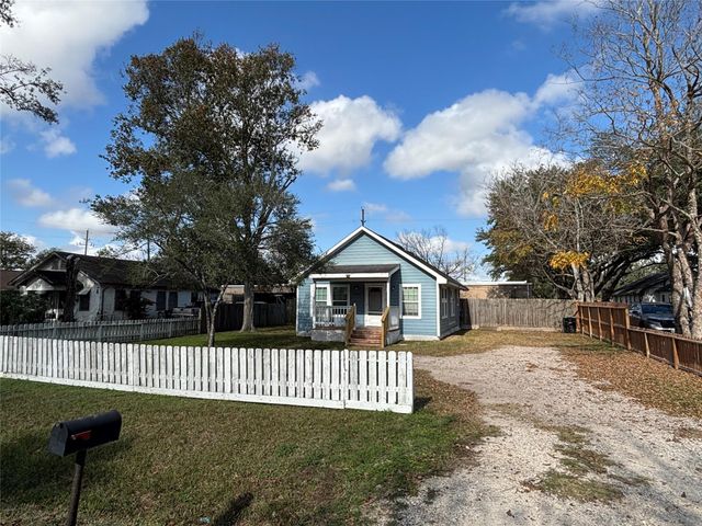 5424 4th Street, Katy, TX 77493