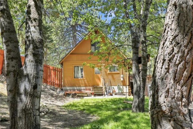 2673 Soutar, Running Springs, CA 92382