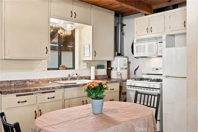 2673 Soutar, Running Springs, CA 92382