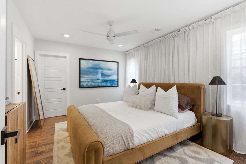 Image 15 of property listing at 58 Congress Street, Charleston, SC 29403