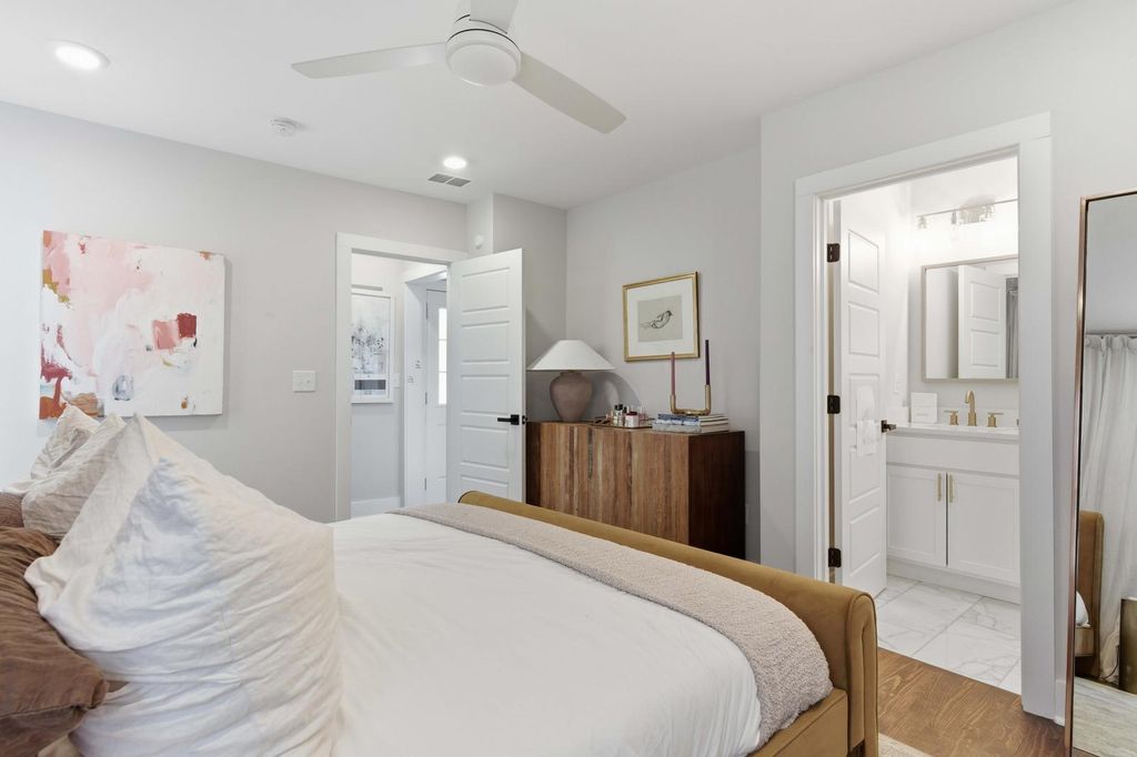 Image 16 of property listing at 58 Congress Street, Charleston, SC 29403