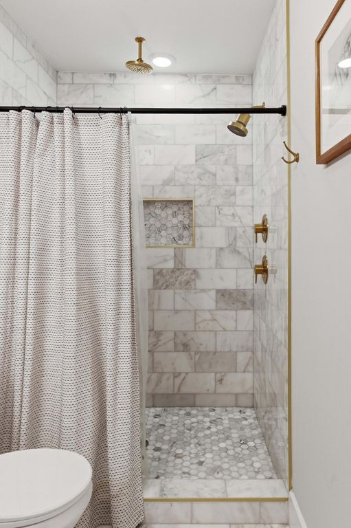 Image 18 of property listing at 58 Congress Street, Charleston, SC 29403