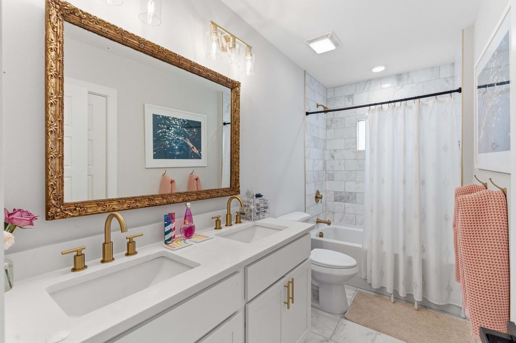 Image 22 of property listing at 58 Congress Street, Charleston, SC 29403