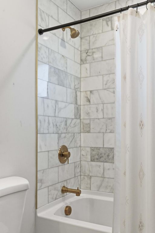 Image 23 of property listing at 58 Congress Street, Charleston, SC 29403