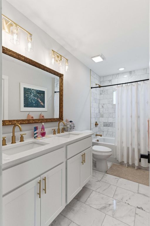 Image 24 of property listing at 58 Congress Street, Charleston, SC 29403