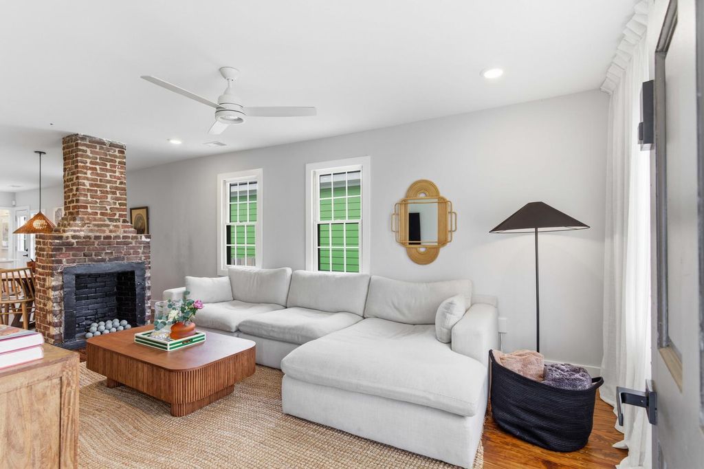 Image 3 of property listing at 58 Congress Street, Charleston, SC 29403