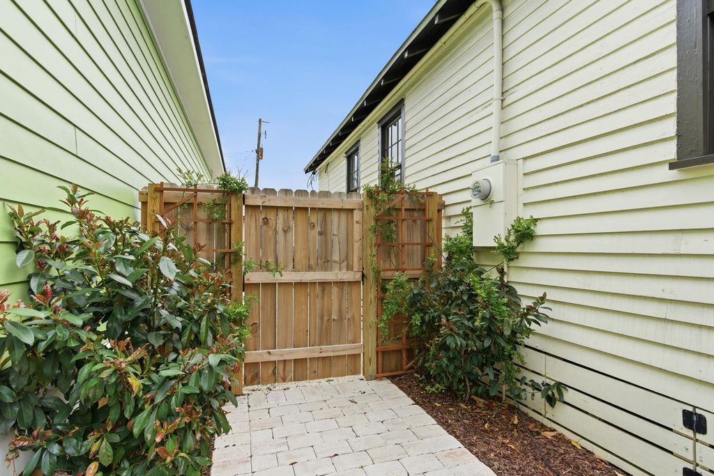 Image 31 of property listing at 58 Congress Street, Charleston, SC 29403