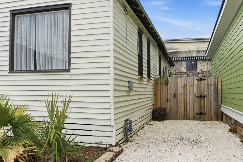 Image 33 of property listing at 58 Congress Street, Charleston, SC 29403