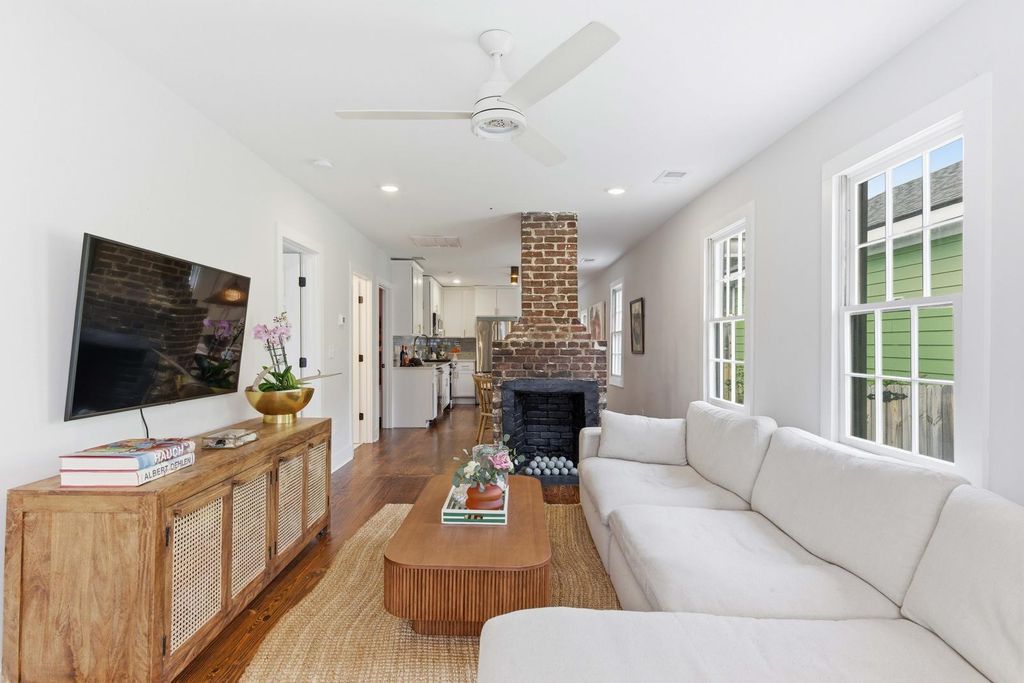 Image 4 of property listing at 58 Congress Street, Charleston, SC 29403