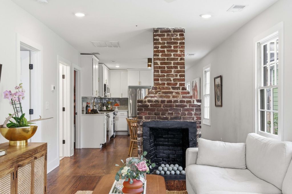 Image 5 of property listing at 58 Congress Street, Charleston, SC 29403