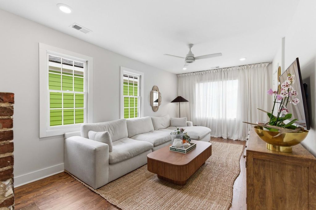 Image 6 of property listing at 58 Congress Street, Charleston, SC 29403