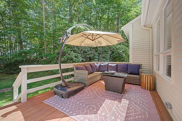 8 Donna Pass, Hopkinton, MA 01748
