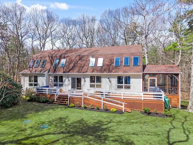 8 Donna Pass, Hopkinton, MA 01748