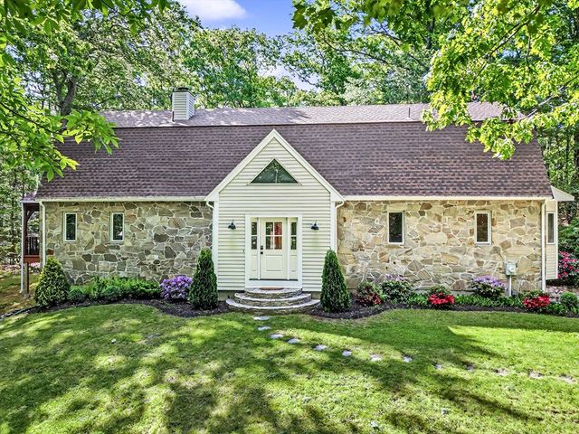 8 Donna Pass, Hopkinton, MA 01748