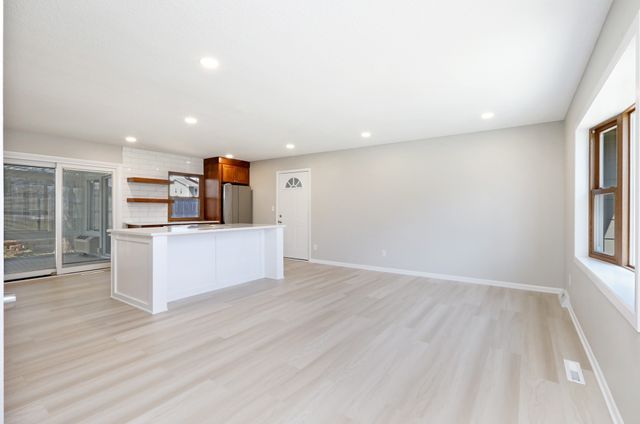 4400 66th Street, Urbandale, IA 50322