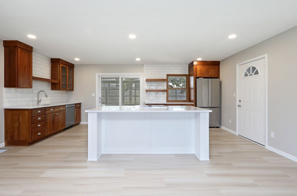 4400 66th Street, Urbandale, IA 50322